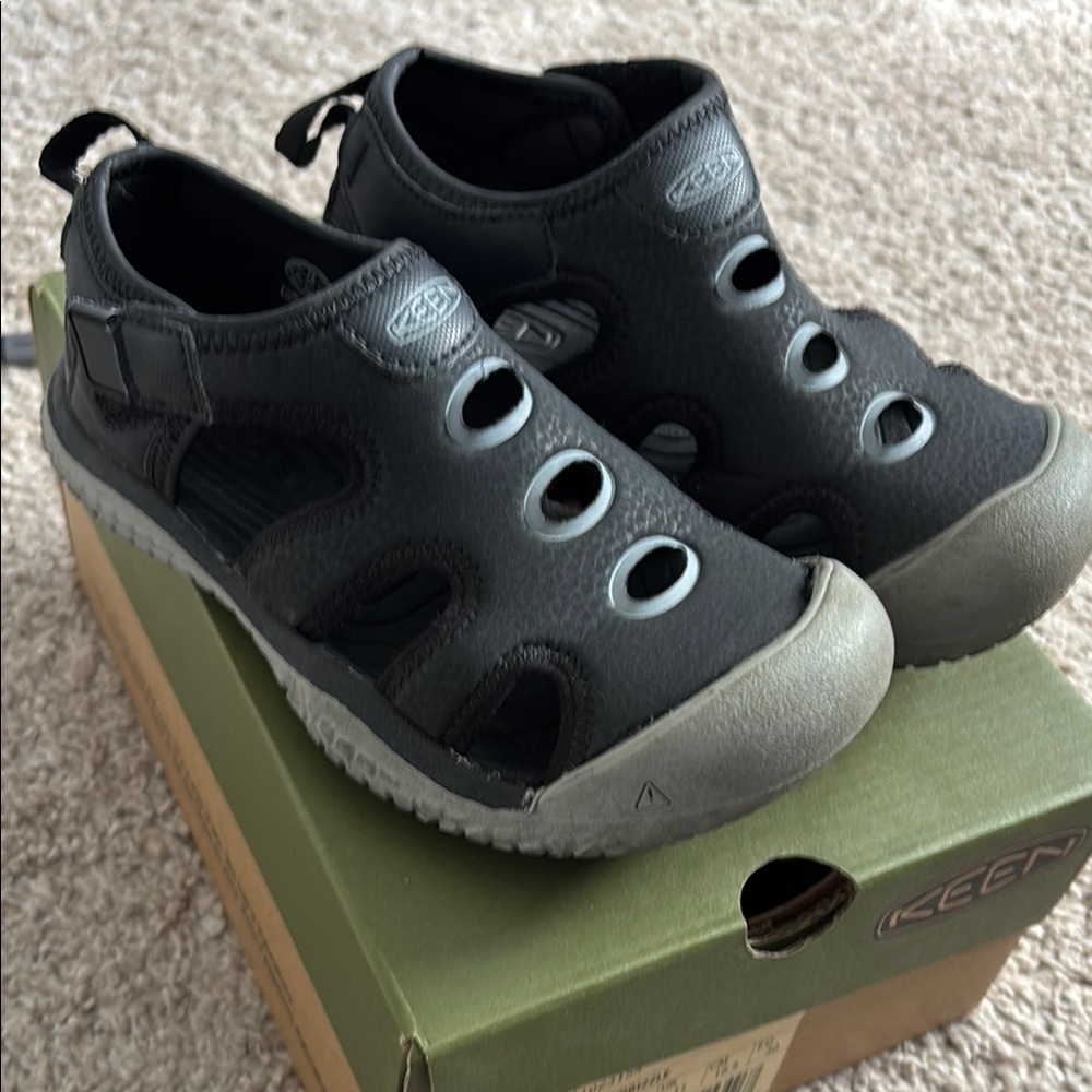 Keen Black and Gray Water Shoes with Ventilation Size 12